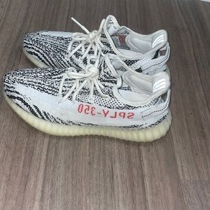 adidas Yeezy Boost 350 V2